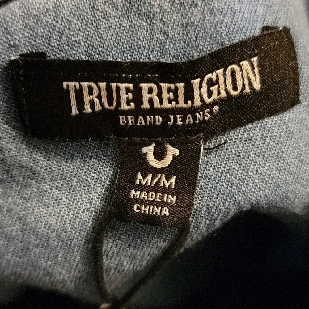 True Religion Light Blue Denim Shirt size medium NWT! Snap button closure